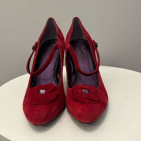 Poetic License Shoes - Poetic License Mary Jane Pumps. Women’s Size EU 39 1/2
(8 1/2).